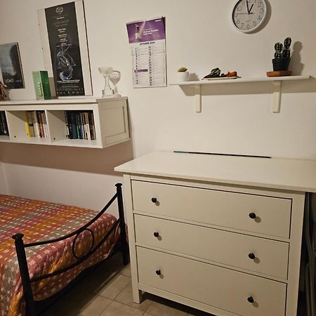 Stanza In Appartamento Privato Zona San Vitale Bolonia Zewnętrze zdjęcie
